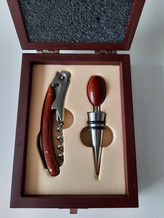 Zestaw akcesoriów do wina