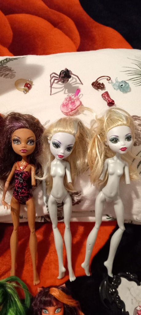 Varias bonecas monster high incompletas