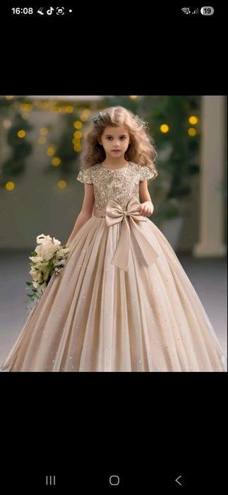 Плаття на дівчинку на  випуск в садочок