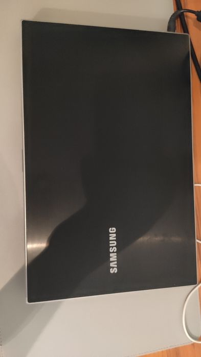 Ноутбук Samsung NP300v5z-s03ua