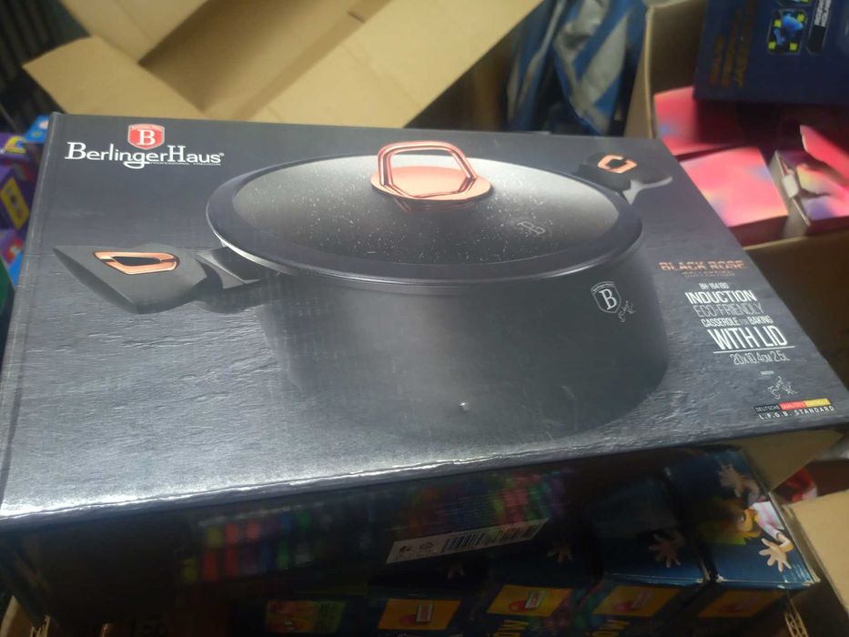 nowy garnek z pokrywka BERILNER