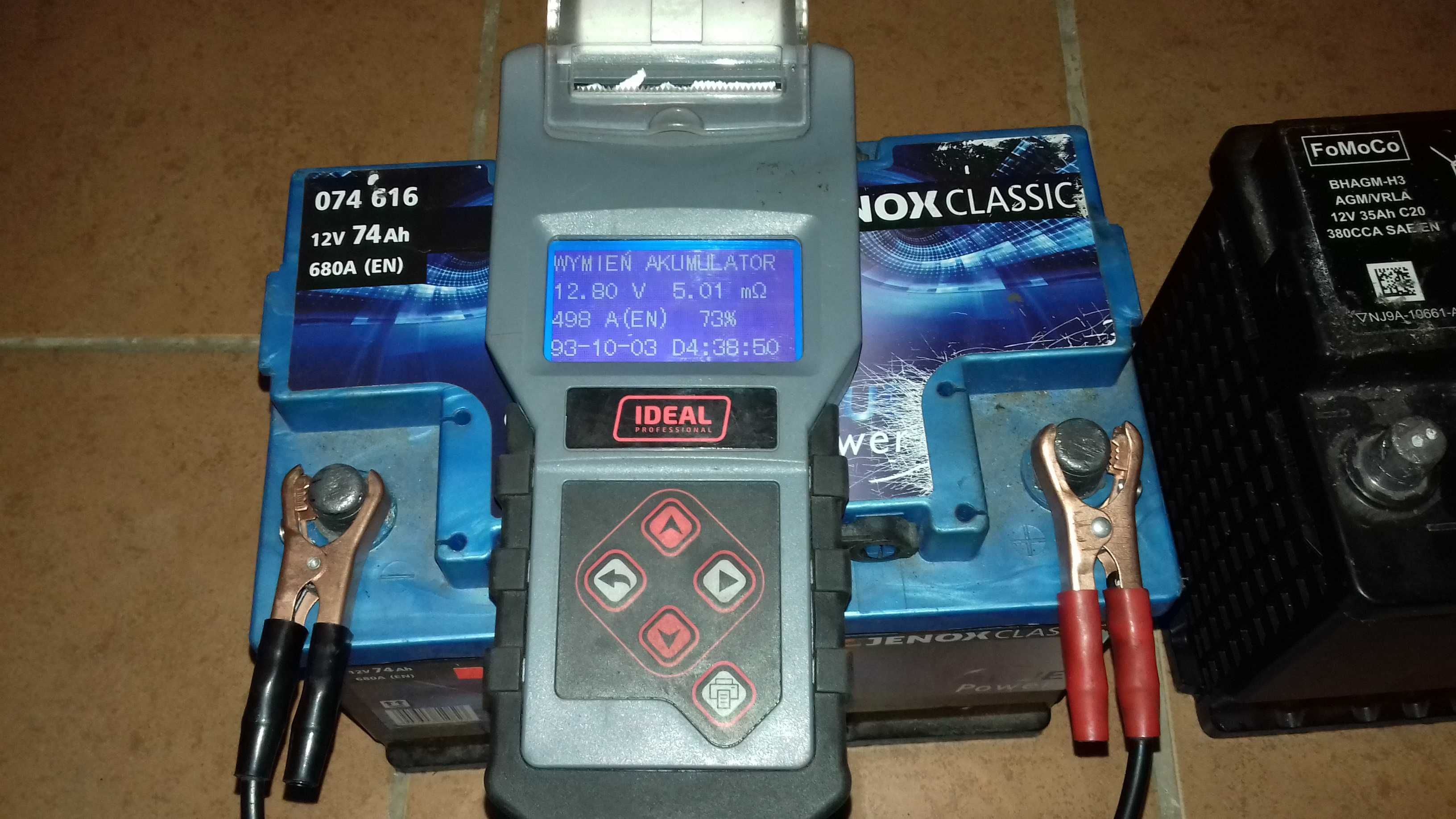 Miernik tester akumulatorów Ideal  BDT4000