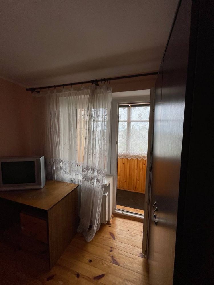 3-х кімнатна квартира в селищі Зарічне, Рівненська обл. 57 м. кв.
