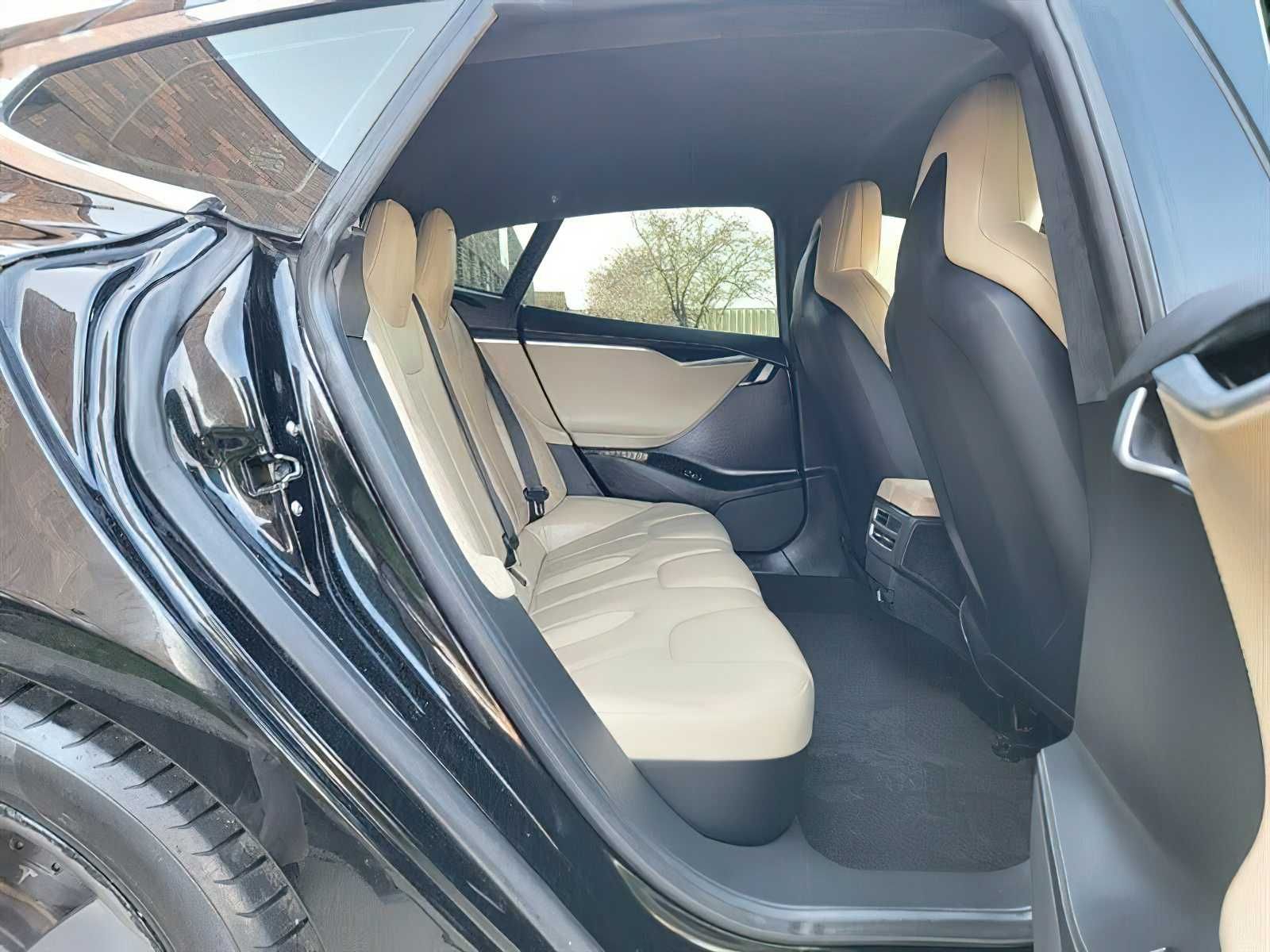 Tesla Model S P85D 2015