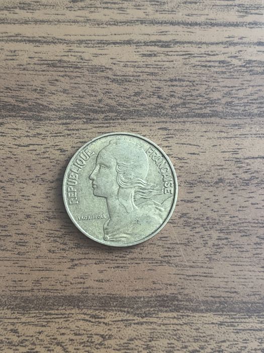Moeda francesa 1964