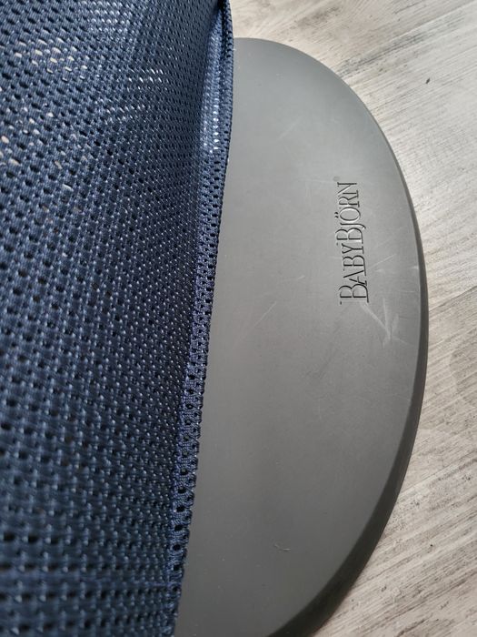 Bujaczek leżaczek babybjorn bliss mesh granatowy