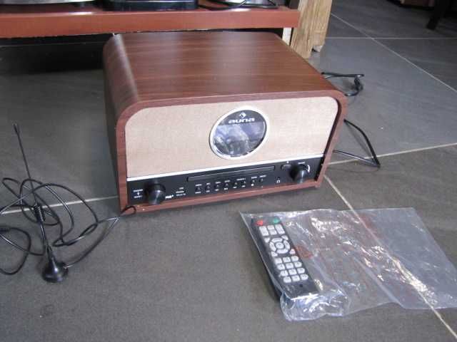 Radio cyfrowe DAB+ FM CD USB w stylu retro drewno Auna Columbia