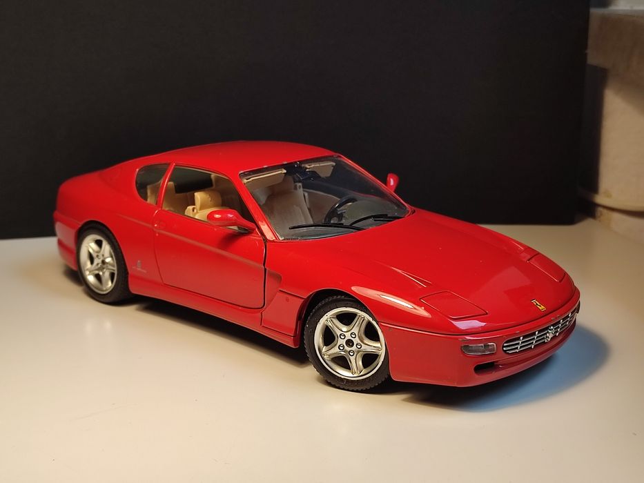 Модель Ferrari 456GT 1/18 Bburago