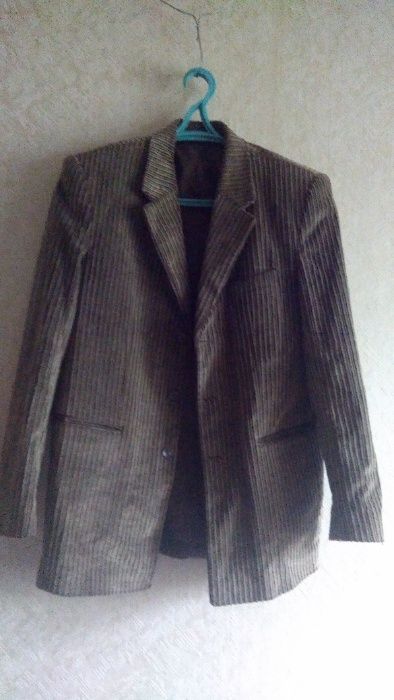 продам піджак б.у. у гарному стані.