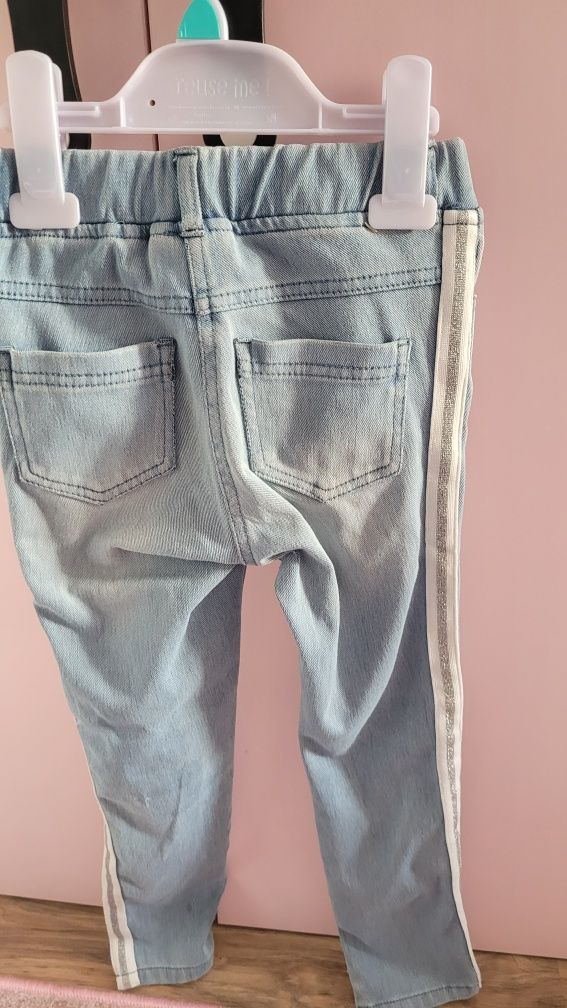 Spodnie jeansowe 116 rozmiar Coccodrillo z lampasami dla dziewczynki
