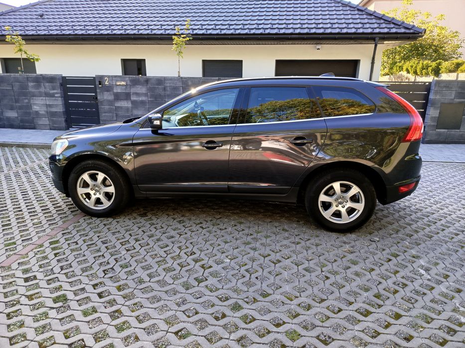Volvo XC60 2,4d Automat v5c Anglik Navi LED
