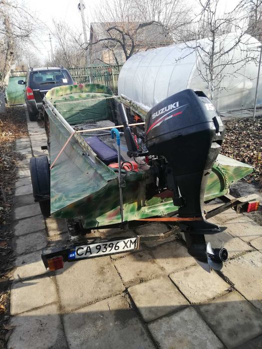 Човен "Южанка" з мотором