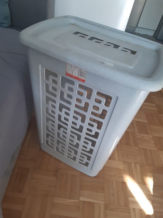 Pojemnik na pranie Rubbermaid