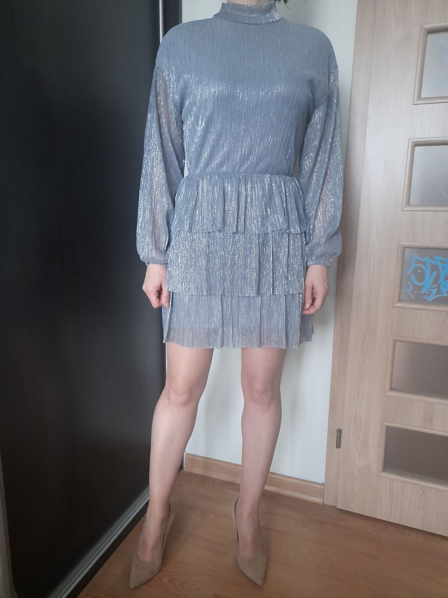 Srebrna krótka sukienka Zara