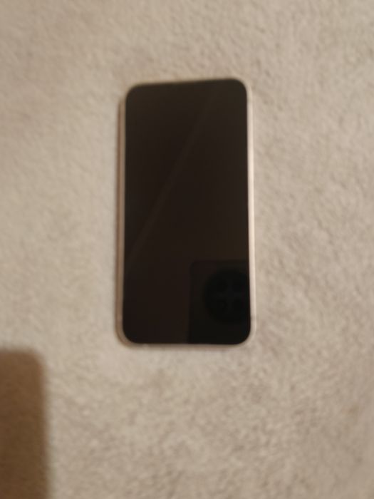 iPhone 13 mini w bardzo dobrym stanie