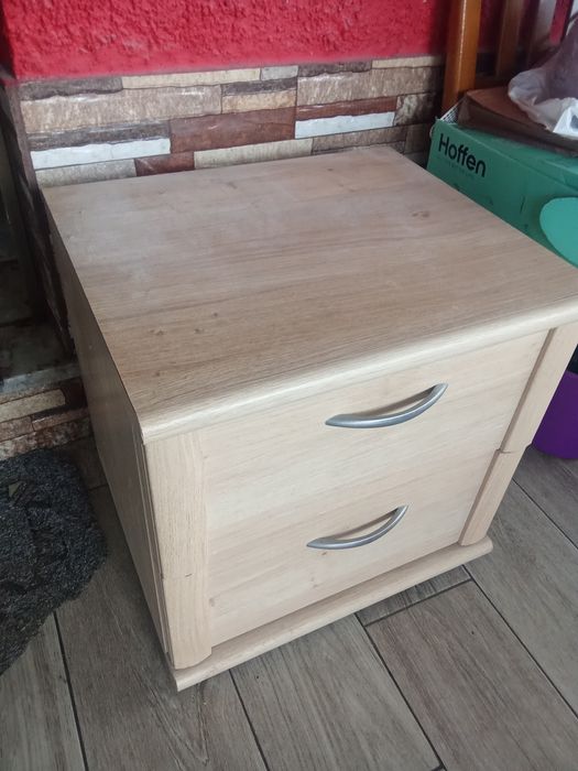 Móvel pequeno/Mesa de cabeceira