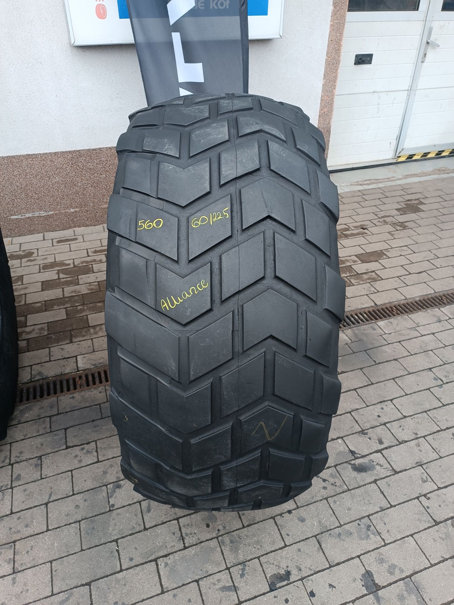 560/60R22.5  Alliance Flotation Radial A-380  560/60-22.5
