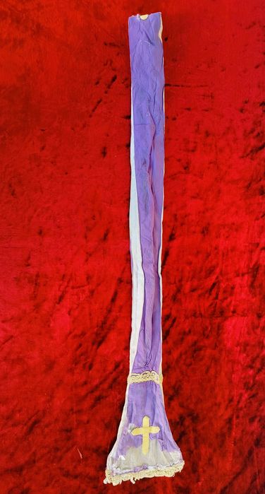 Stare zabytkowe stuły kapłańskie