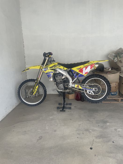 Rmz 450 de injecao 2011