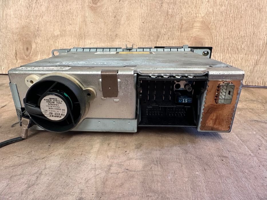 Radio original CD BMW E60 E61 520D 525D 530D 65.12 . 6965 . 046