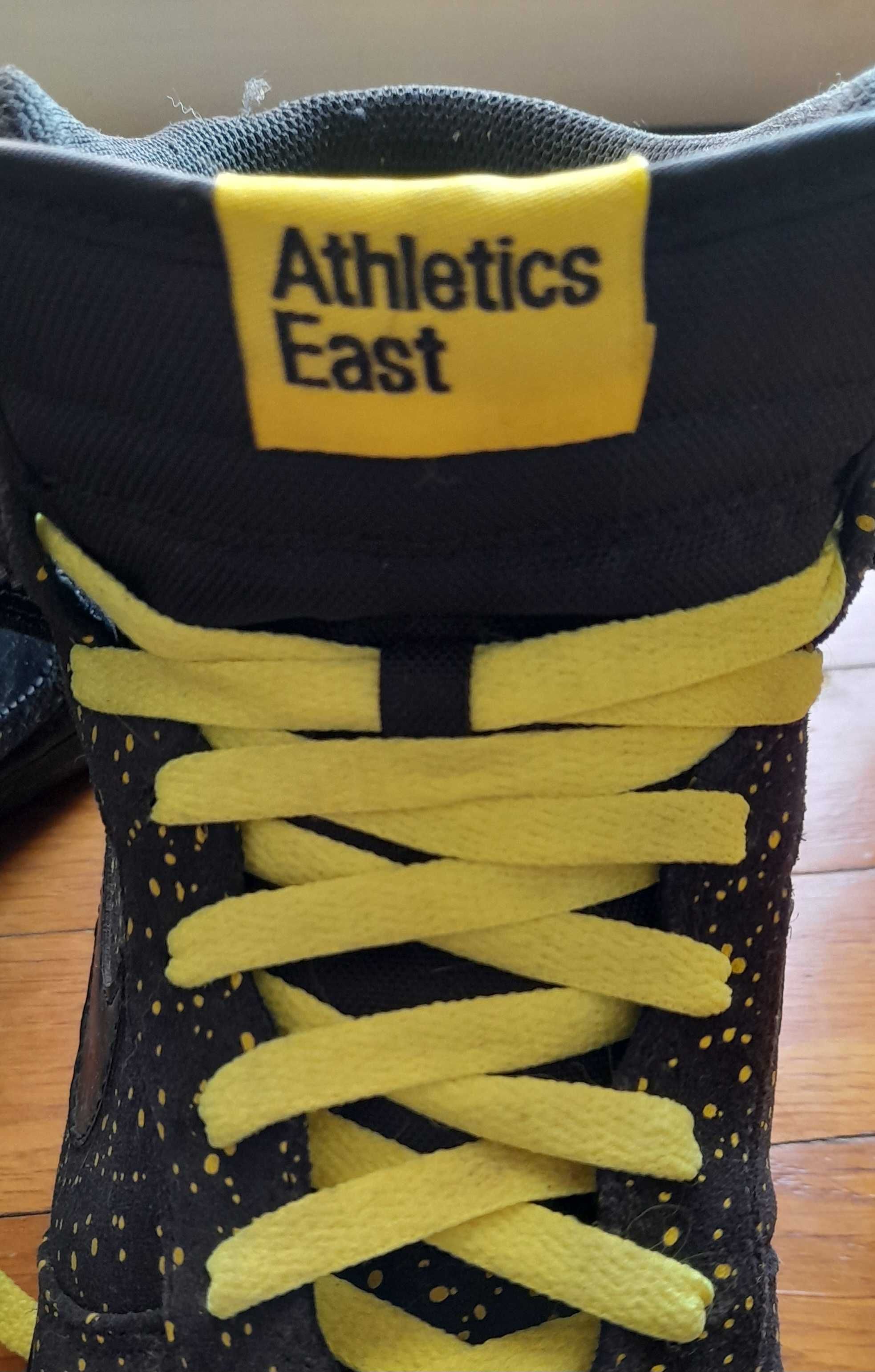 Sapatilhas Nike Athletics East Novas