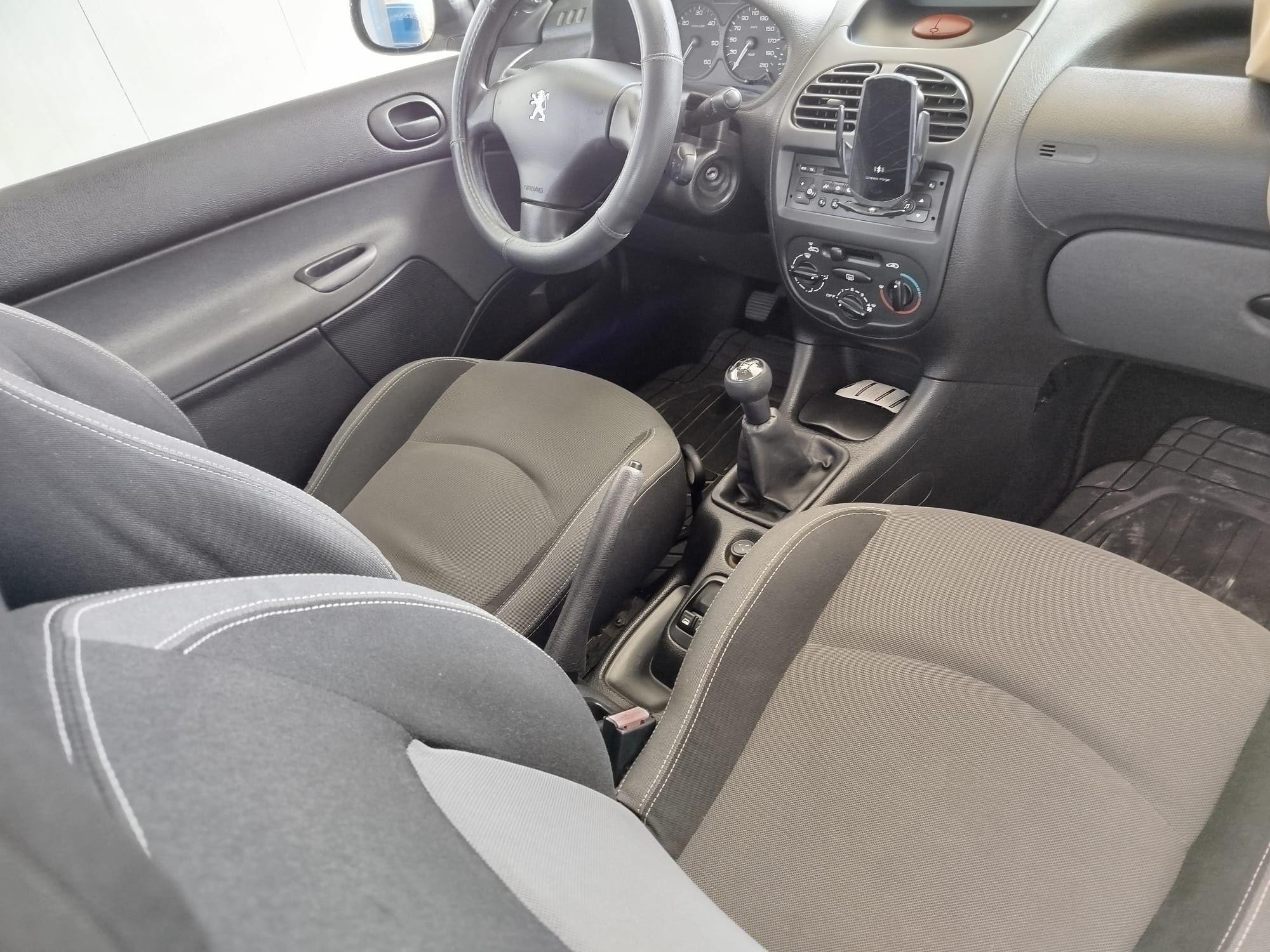 Vendo Peugeot 206 HDI comercial
