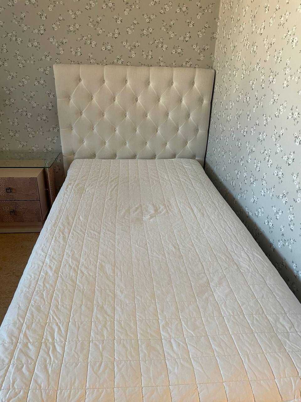 Łóżko na sprzedaż