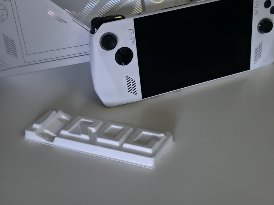 ASUS ROG Ally Z1 – Como Nova + Caixa + Acessórios Originais