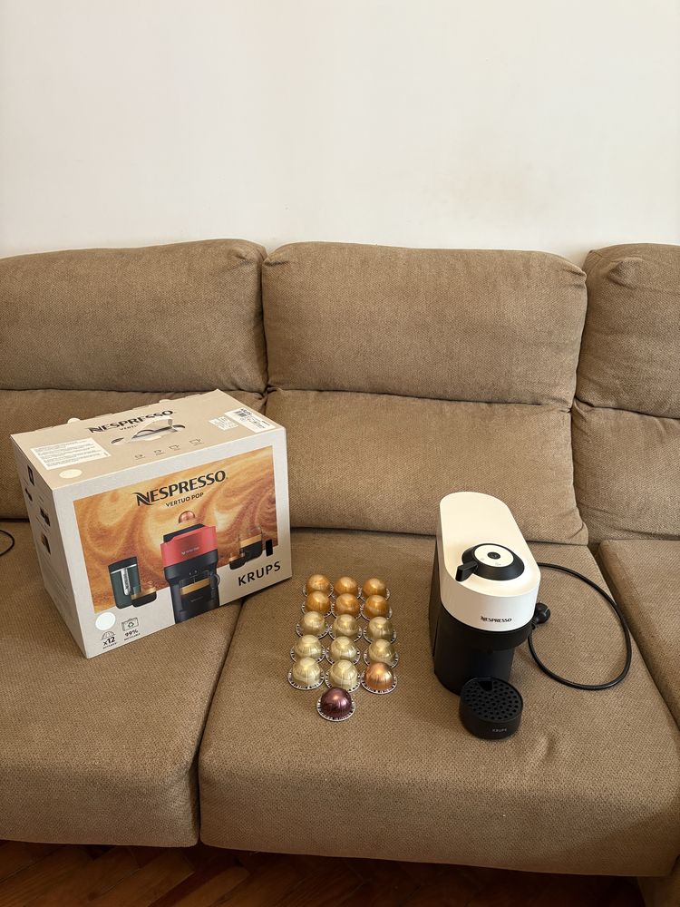 Máquina de café Nespresso Vertuo Pop