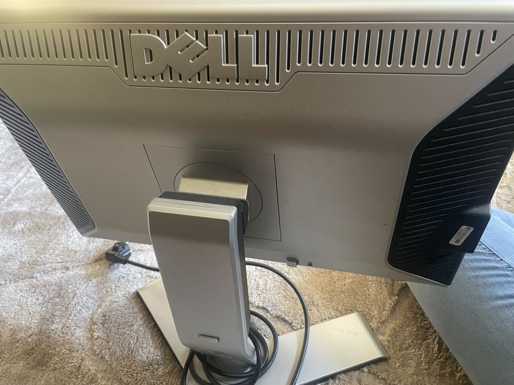 Monitor Dell 22 cale + kabel HDMi