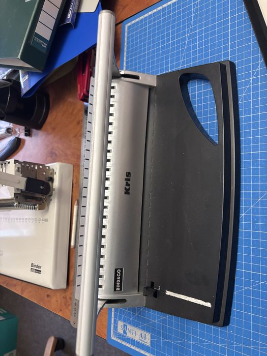 Біндер для брошурування