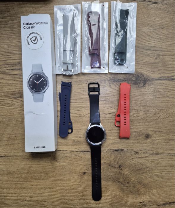 Samsung Galaxy Watch 4 Classic 46 mm LTE (model SM‑R895FZ, srebrny)