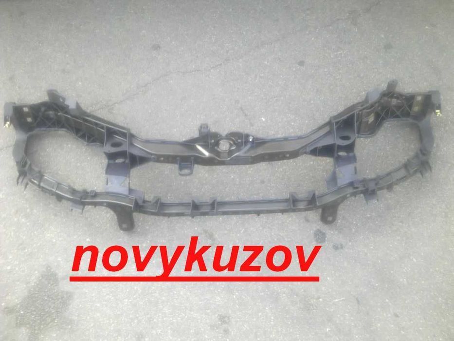 Панель передня на Ford C-Max