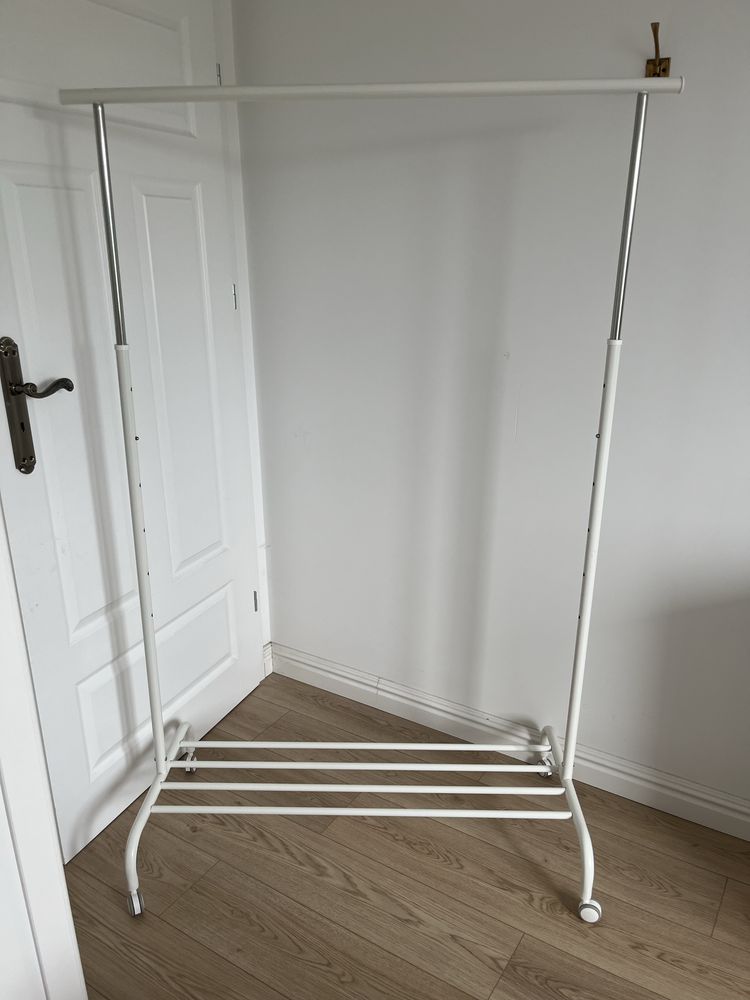 Wieszak Ikea Rigga biały na ubrania