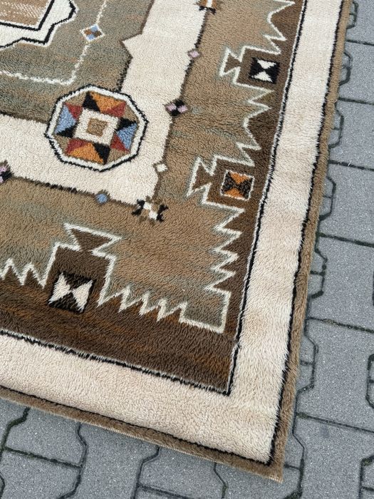 Dywan 345×243 cm – geometryczny wzór, styl etniczny