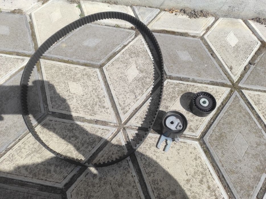 Ремінь ГРМ з роліками Gates