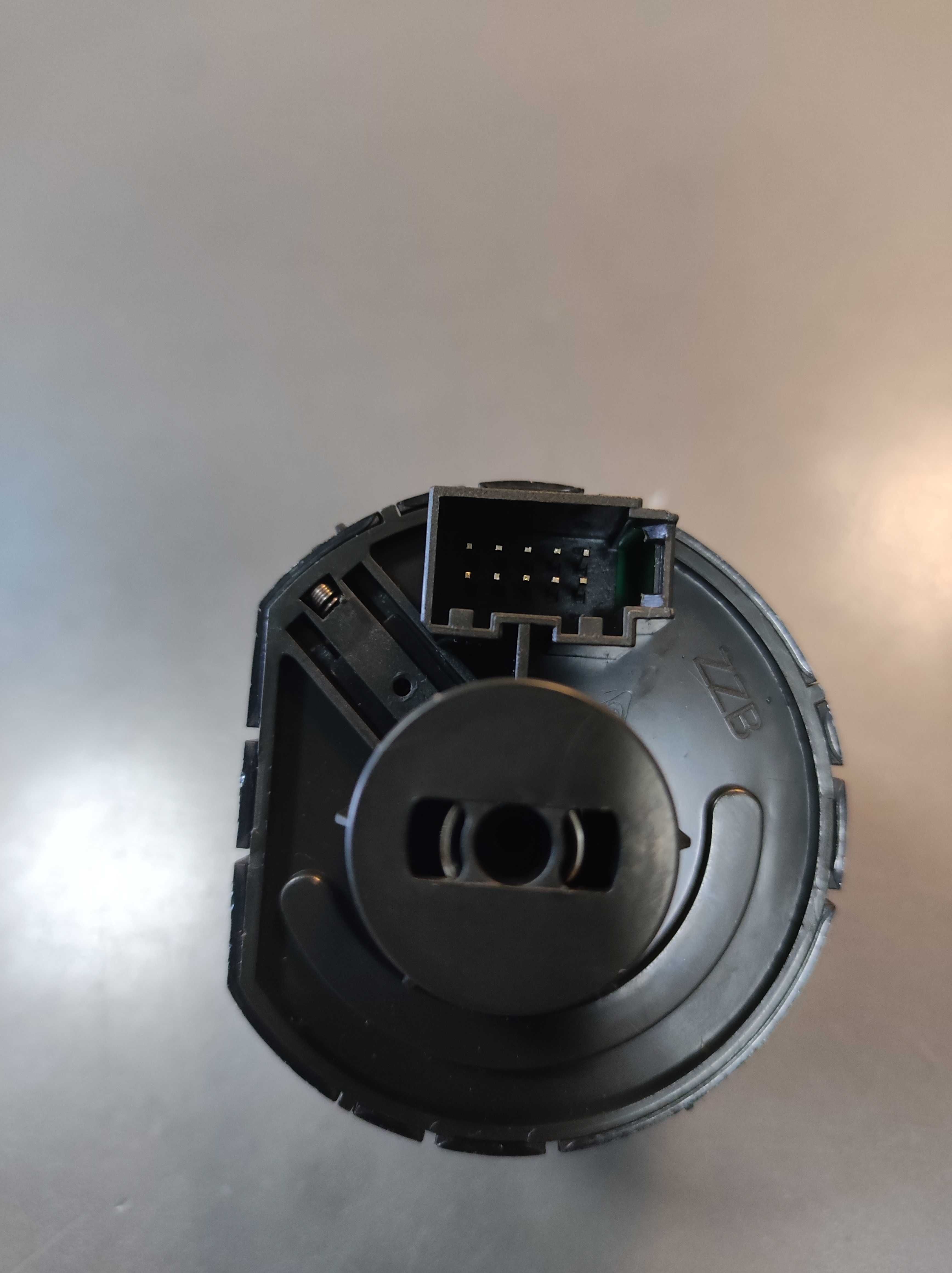 Botão com sensor de luz automático VW