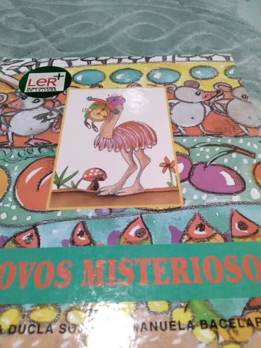 Vendo livro os ovos misteriosos.