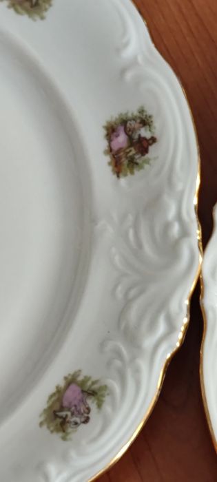 Talerze porcelanowe piękni zdobione
