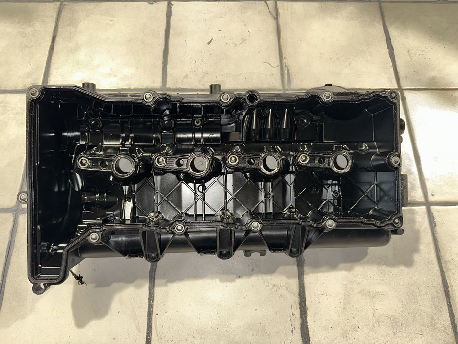 Tampa de a válvulas BMW E92 N47D20A