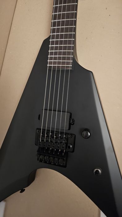 ESP LTD Arrow Black metal floyd rose stalowe progi steel emg