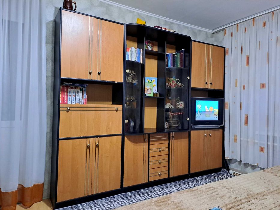 Стінка в гарному стані 3,30×2,5