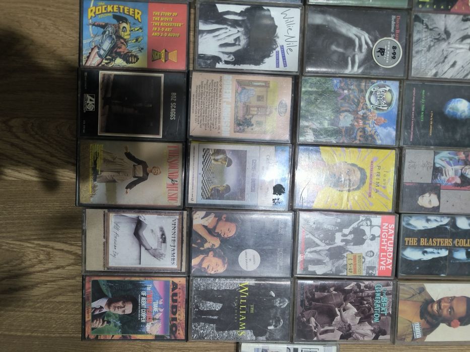 25 cassetes de musica