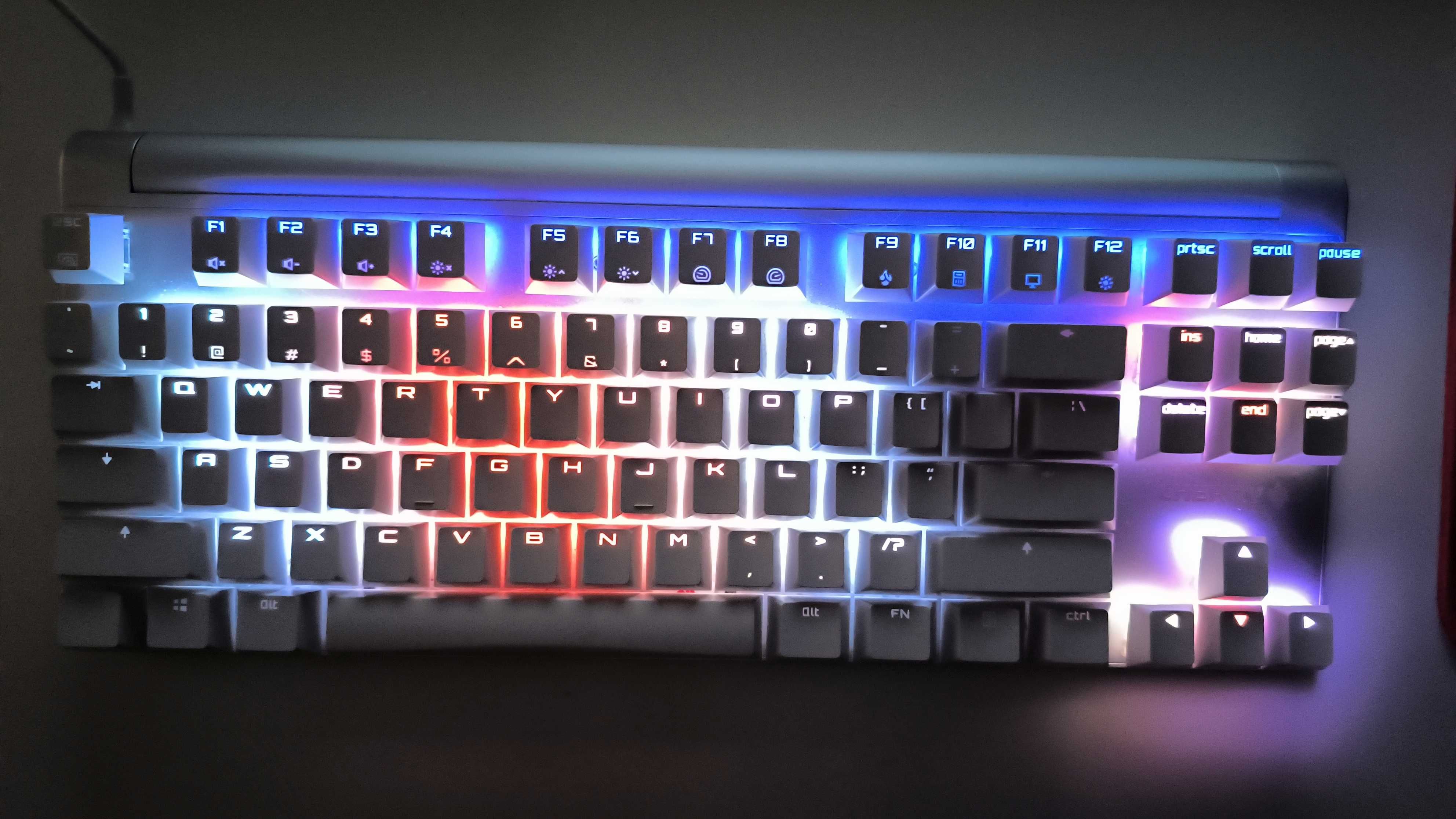 Cherry MX Board 8.0 (Switche MX Cherry Brown) RGB