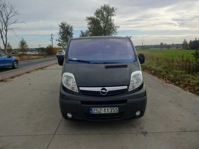 Opel VIVARO LONG 9-miejsc  1- właśc.  tylko 173tys km BEZWYPADEK