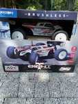 Autko Losi Mini 8IGHT-T 1:14 4WD Brushless Truggy RTR.