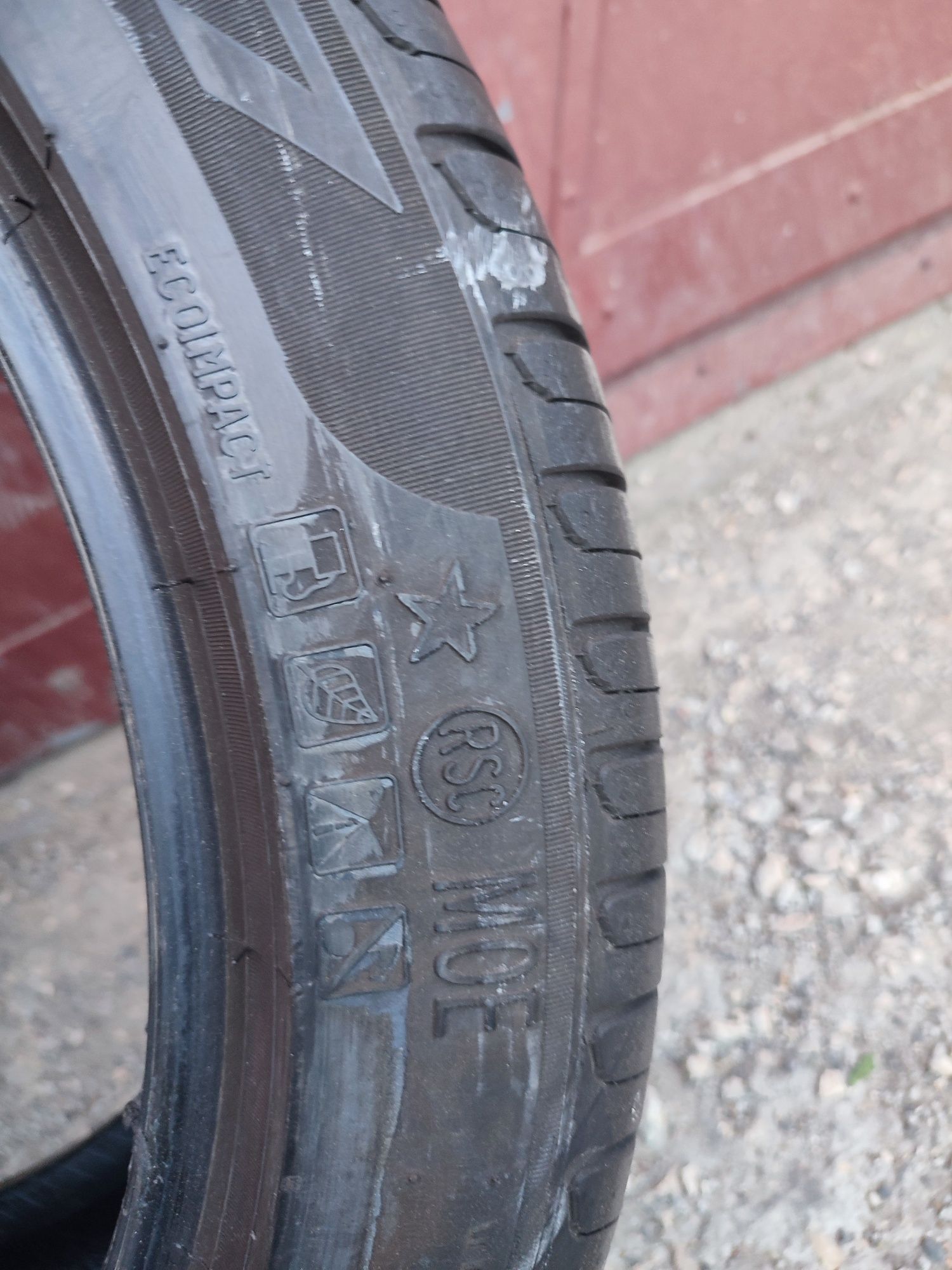 Dwie opony Pirelli Cinturato P7 RSC 275/40/18 99Y