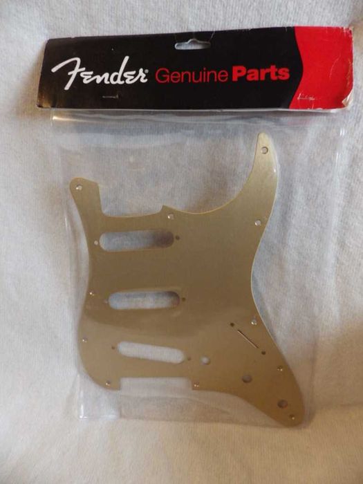 Oryginalny Fender Stratocaster Metalowy Gold Pickquard