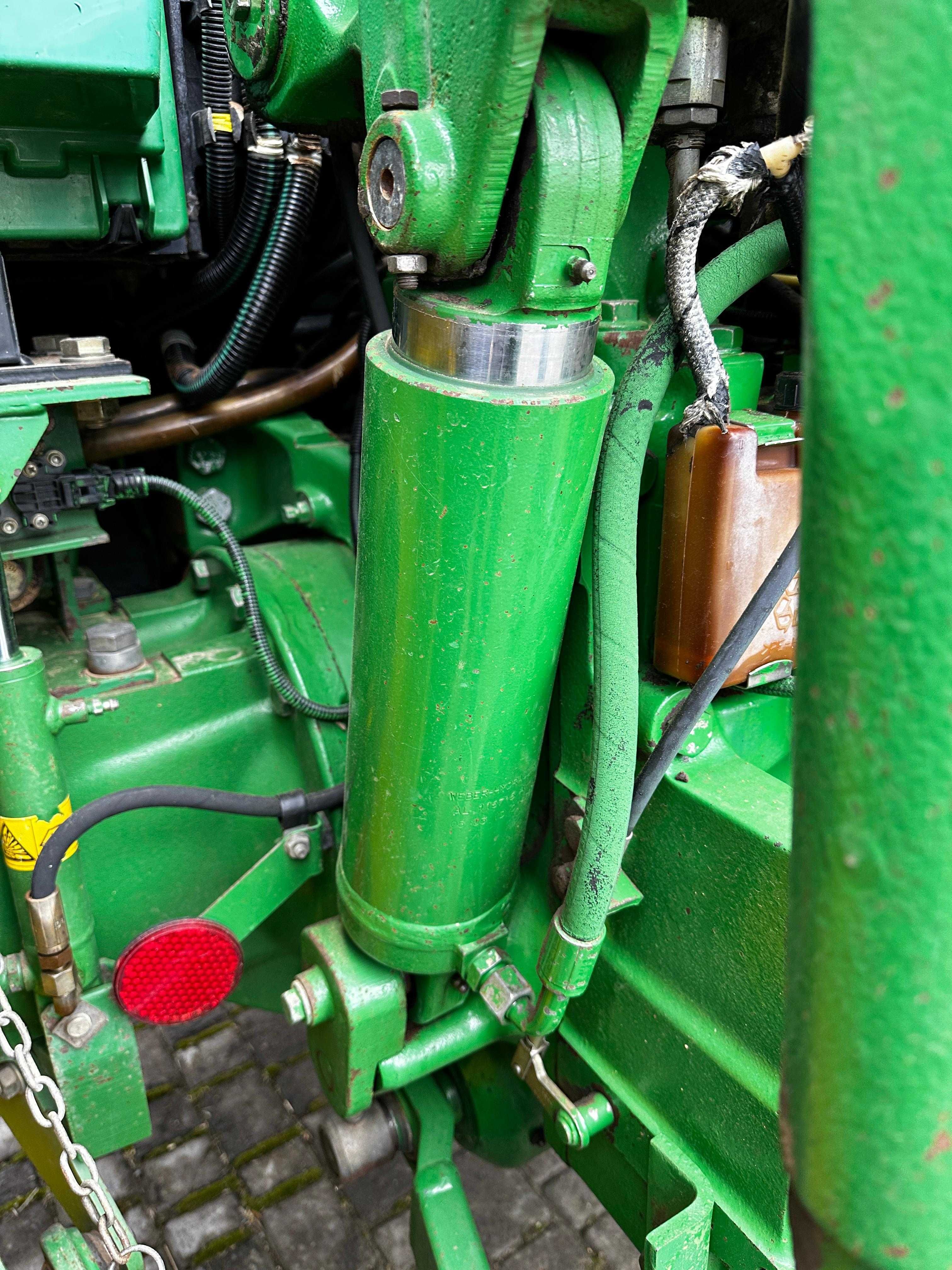 Трактор John Deere 6820 - 2003рік
