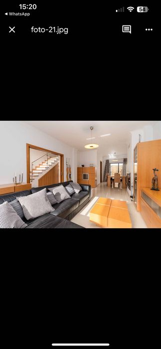 Moradia em banda 3 Suites Quintal com churrasqueira- 150 m² área útil